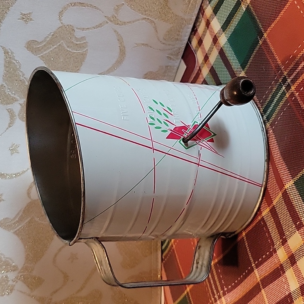 Vintage Bromwell's 5 cup Measuring Flour Sifter